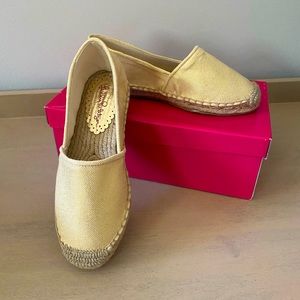 Brand new Lilly Pulitzer Gold Espadrille in Size 7